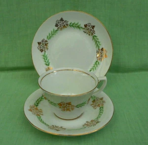 Vintage Spencer Stevenson bone china tea trio - green & gold on white - Picture 1 of 5