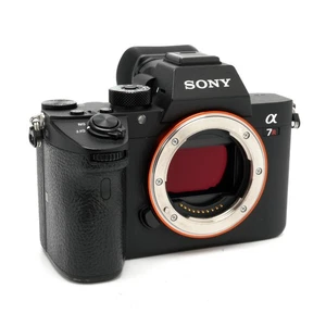 Cámara digital Sony Alpha a7R III 42 MP: recuento de obturadores ≤ 9.500 - Imagen 1 de 13