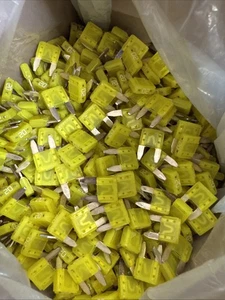Mini fusible de hoja AMARILLO 3000 un. LITTELFUSE 20 amperios ATM Bin9 - Imagen 1 de 2
