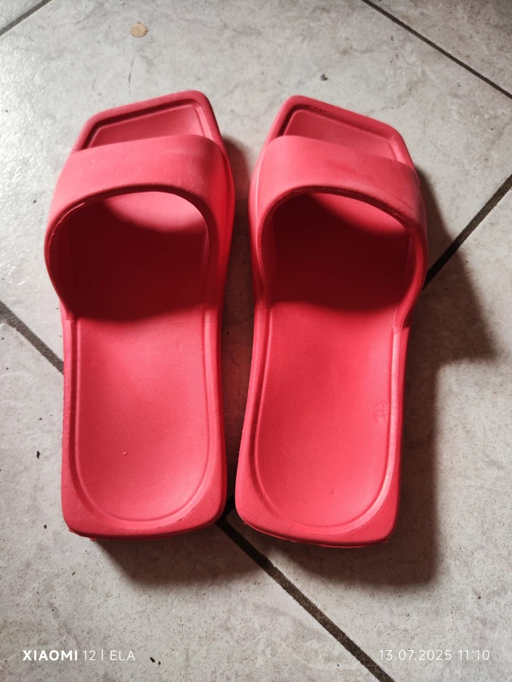 Badelatschen Gr. 36, rot, guter Zustand - Bild 1 von 1