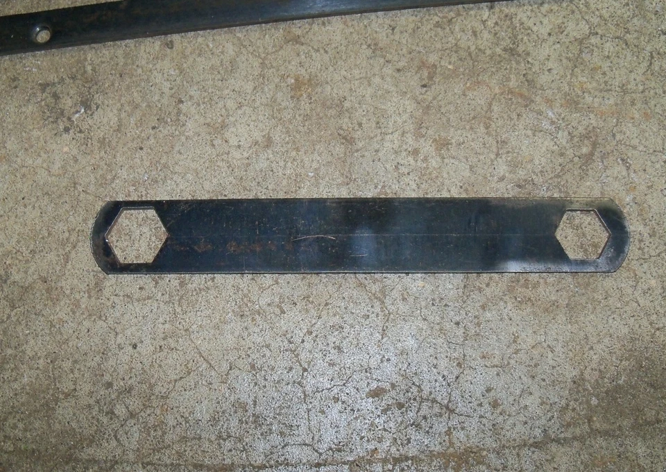 OEM Delta Rockwell 10" Unisaw Closed End Flat Arbor Wrench, 1", 7/8" - Image 1 of 1