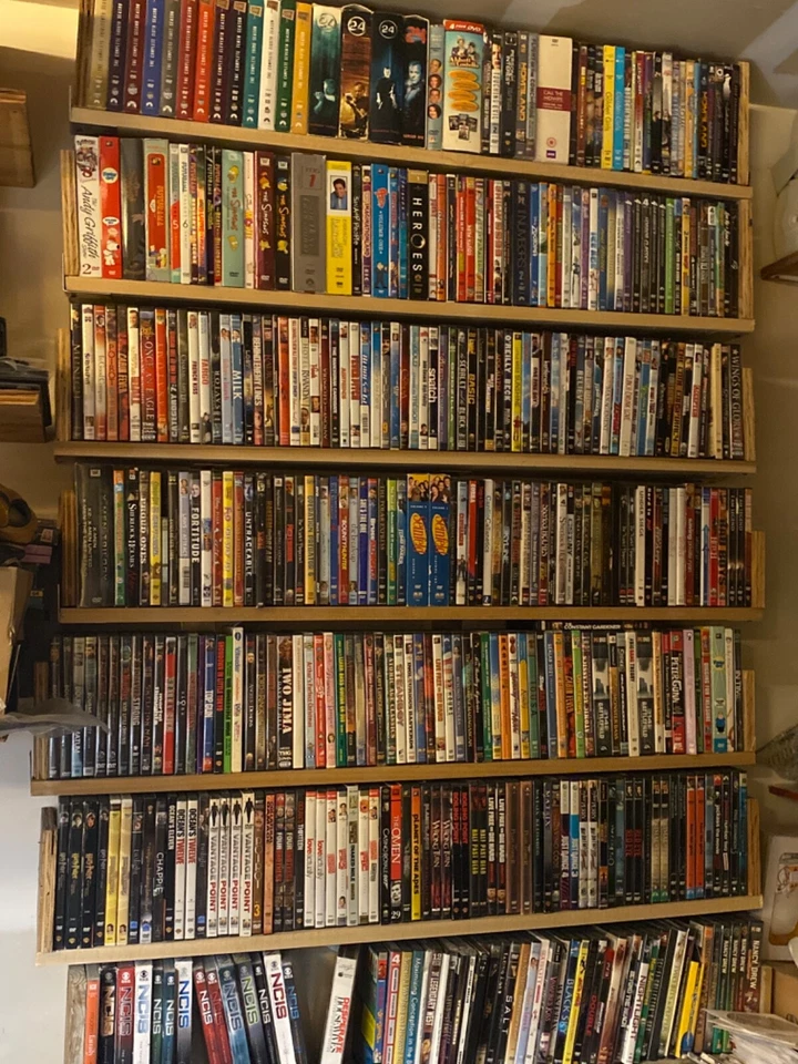 DVDS LOT #2 IN FAIR TO VERY GOOD CONDITION  (SEND ME AN OFFER!!!!) - Image 1 of 1