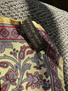 Bufanda de bolsillo de seda vintage pañuelo cuadrado hecho en Italia - Imagen 1 de 3