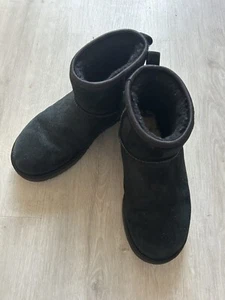 Women’s Shortie Black Ugg Boots Sz. 7 Rhinestones On Back. - Picture 1 of 10