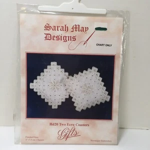 Dos posavasos crudos patrón bordado Hardinger 3" cuadrados Sarah May Designs - Imagen 1 de 4