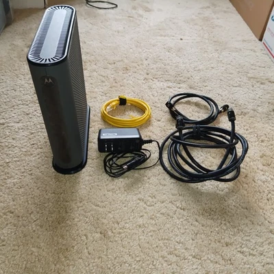 Motorola MG8702 DOCSIS 3.1 Cable Modem with AC3200 Dual-Band WiFi Router/Gateway - Image 1 of 4