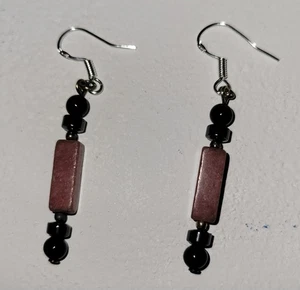 Pierced Earrings Onyx Hematite And A Reddish Stone Dangles - Picture 1 of 3