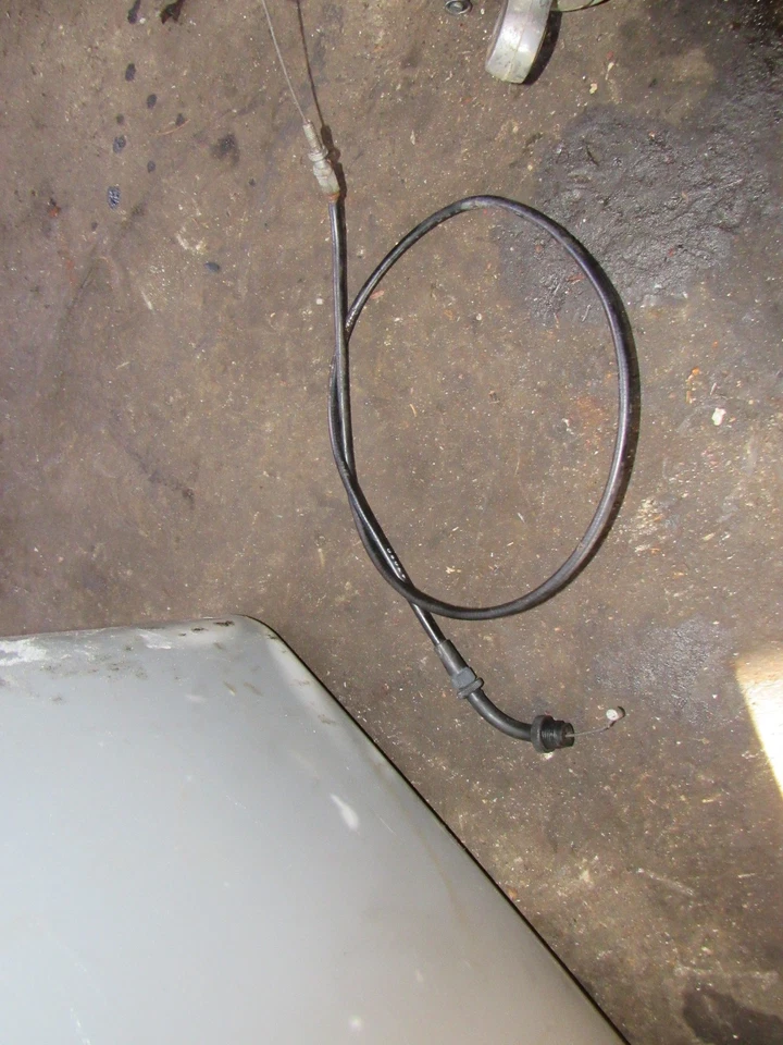 1981 suzuki gs550 t throttle cable Foto 1 de 1