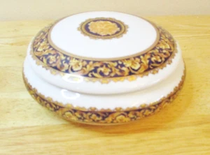 Plato cubierto de porcelana T. Limoges Bacchus, blanco con adornos azules y dorados - Imagen 1 de 10