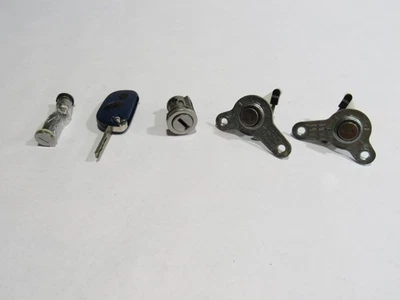 08-12 Maserati Granturismo S 2010 Juego de llaves cilindro cerradura maletero puerta izquierda derecha :O Foto 1 de 4