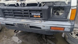 1980s Nissan Datsun 720 Truck Grille Grill 4x4 EMBLEM Badge OEM 62891-31G00 - Bild 1 von 15