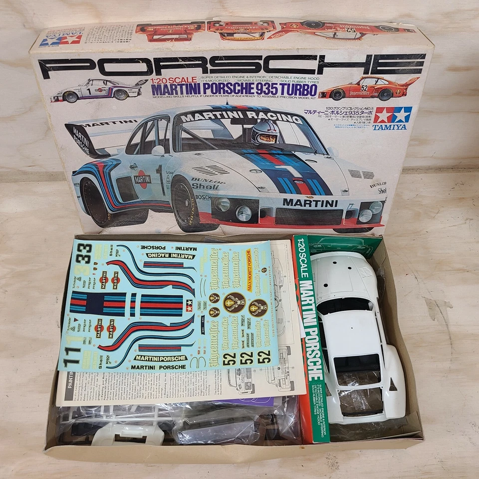KIT MODELO COCHE PLÁSTICO TURBO PORSCHE 935 TAMIYA MARTINI DE COLECCIÓN ESCALA 1/20 Raro Foto 1 de 4