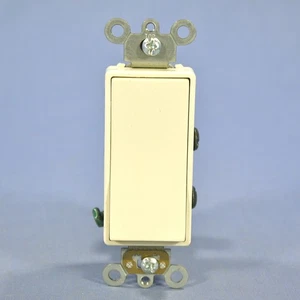 Interruptor de luz de pared basculante Leviton Scratched Almond Decora 4 vías 20A a granel 5624-2A - Imagen 1 de 5