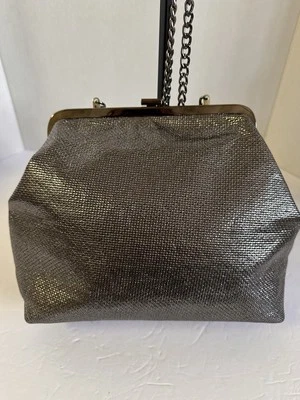 Cartera sin asas bandolera de noche brillante plateada de cuero italiano Vittoria Napoli Foto 1 de 4