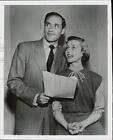 Press Photo Mel Ferrer and Anita Louise in "Too Hot To Handle" - lry04960