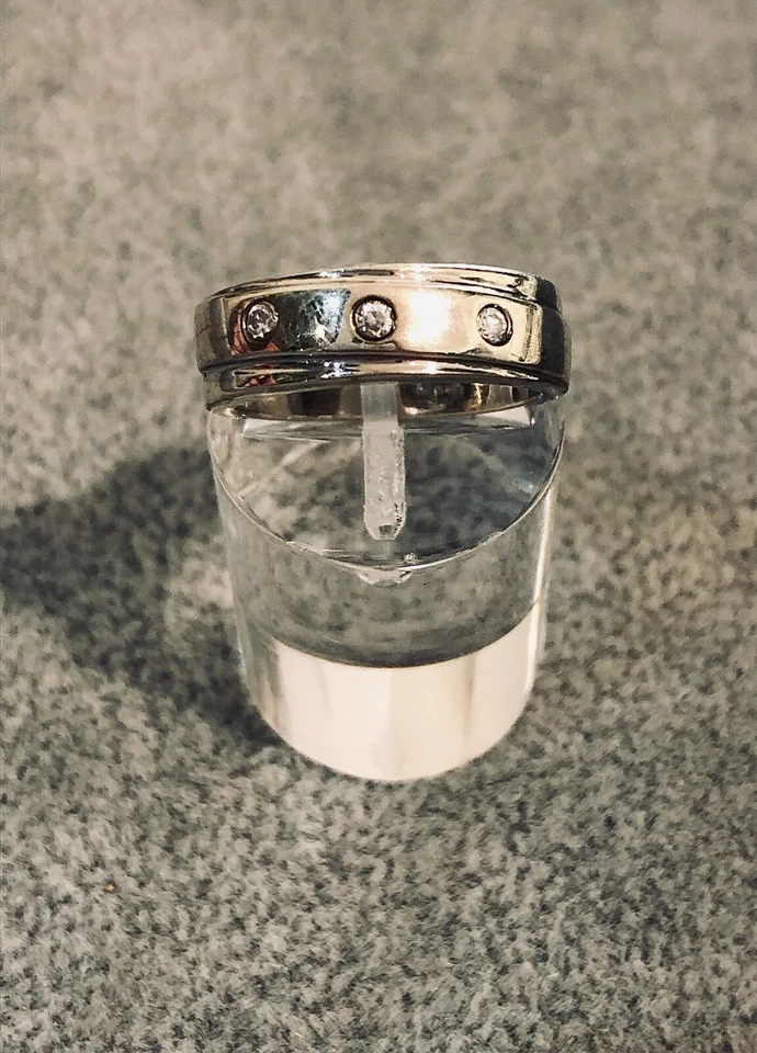 925/- Silberring mit weißen simulierten Diamanten Gr. 50, - Bild 1 von 2