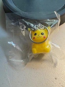 ¡NUEVO! Sasco Pokemon Pikachu Llavero Goma Sellado Criatura Amarilla - Imagen 1 de 2