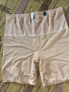 Nuovo $29 Torrid 360* LISCIANTE VITA ALTA CORTO LISCIO TAGLIA 4 - Foto 1 di 5
