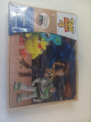 Disney Pixar Toy Story 4, 5 rompecabezas de madera en 1 caja Woody Buzz sellado de fábrica Foto 1 de 4