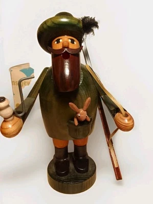Erzgebirge, VEB  expertic Räuchermännchen  JÄGER mit HASE, neu mit OVP - Bild 1 von 4