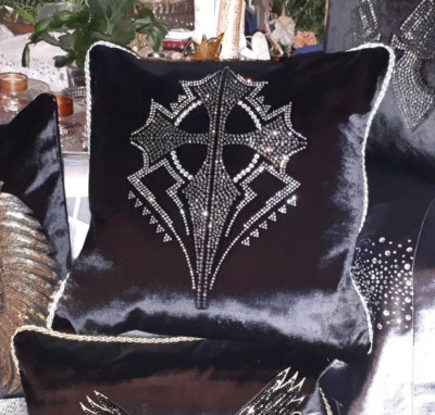 Dekokissen,Schwarz,Strasssteine,modern,Loft,Nostalgie,Kreuz,45x45cm, - Bild 1 von 4