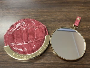VIctoria's Secret Compact Make-Up Purse Mirror-Lovely Gift! - Imagen 1 de 5
