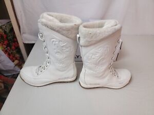 HELLY HANSEN Off White Leather  Boots sz 7 Offwhite Gum Blanc Casse/Gomme