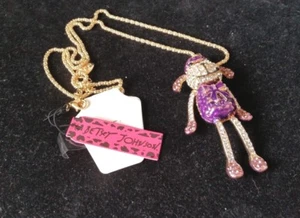 BETSEY JOHNSON PURPLE DOG CRYSTAL RHINESTONE GOLD PLATED PENDANT NECKLACE  - Picture 1 of 1