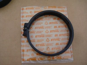 ORIGINAL STIHL BR450 BR700 BR800 BR800C GEBLÄSESCHLAUCH ROHRSCHELLE & SCHRAUBE - NEU - Bild 1 von 2