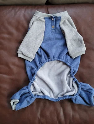 加拿大 Pooch 冬季狗睡衣 - 温暖连身裤套装 中号狗 — 第 1/4 张图片