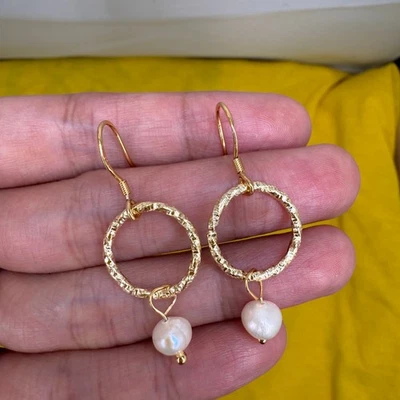 Pendientes de perlas naturales de agua dulce enchapados en oro de 14K círculo joyería de aniversario NUEVO Foto 1 de 4