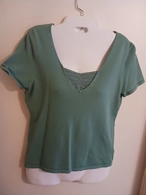 Blusa pequeña verde East 5th cuello redondo manga corta tejida delgada usada en excelente estado Foto 1 de 4