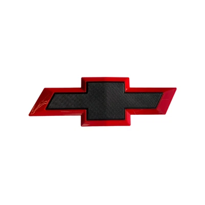 Emblema gravata borboleta grade dianteira preta e vermelha Chevrolet Silverado 1500 2500 3500 - Imagem 1 de 4