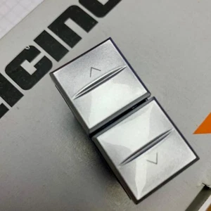 Pulsante doppio 1P NO + 1P NO 10A - 250Vac - Bticino HC4037 (serie Axolute) - Bild 1 von 3