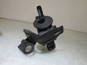 Valvola sfiato serbatoio carburante motore BMW Mini One R50 1.6 Tritec 1997278 - Foto 1 di 5