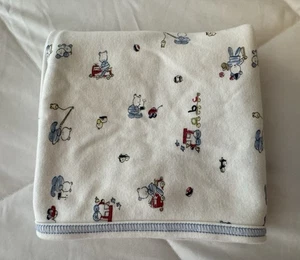 Little Me Jungen Babydecke Junge Bär spielt mit Spielzeug 28 x 28 cm - Bild 1 von 11