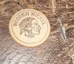 Vintage Colony Club Waterloo IA Wooden Nickel Plus Other Token 1960s Dinner Club - Bild 1 von 3