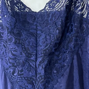 Vintage Vanity Fair Dark Blue/Navy Nylon and Lace Camisole Cami Top Size 34 - Picture 1 of 7