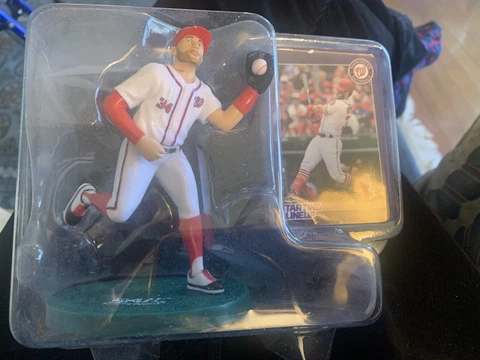 Washington Nationals Bryce Harper #34 Starting Lineup Figure + Baseball Card SAI Cover