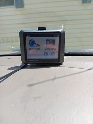 Garmin nuvi 205 Portable GPS Bundle with Car Charger and mount bracket. Tested. - Image 1 of 4