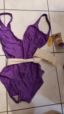 NUEVO CON ETIQUETAS RARO GOTTEX Traje de Baño TRAJE DE BAÑO DE UNA PIEZA Talla 8 (38) Vintage cinturón púrpura Foto 1 de 4
