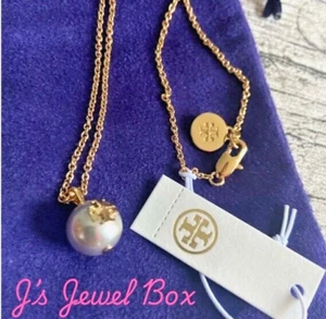 Tory, White Pearl necklace - Picture 1 of 6