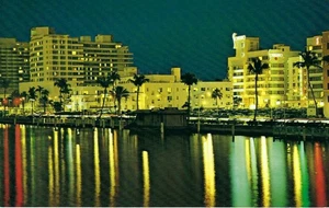 Cartolina d'epoca, Miami Beach, Indian Creek Hotels di notte, Florida, mai usata - Foto 1 di 2