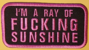 Parche I'M A RAY OF FYCKING SUNSHINE rosa aprox 2x3,75" - Imagen 1 de 2