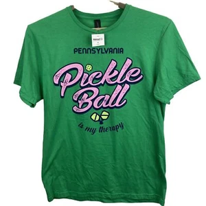 T-shirt maglietta media Pickleball Is My Therapy verde Gildan cotone Pennsylvania - Foto 1 di 7