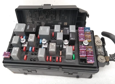 20822695_01 Chevy 2010 2011 2012 Malibu caja de fusibles bahía de motor bajo capó 2009 O74 Foto 1 de 4