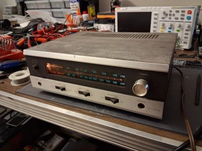 Sintonizador estéreo de radio FM/AM Lafayette Electronics LT-670A de colección Foto 1 de 2