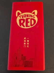 Disneyland Magic Key Holder 2022 Turning Red Art Esclusivo Collezione NUOVO - Foto 1 di 11