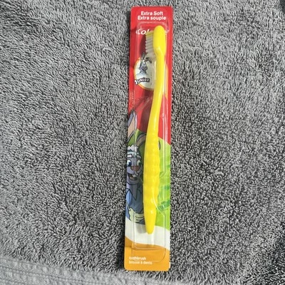Colgate Junior Extra Soft Yellow Toothbrush - Image 1 of 2