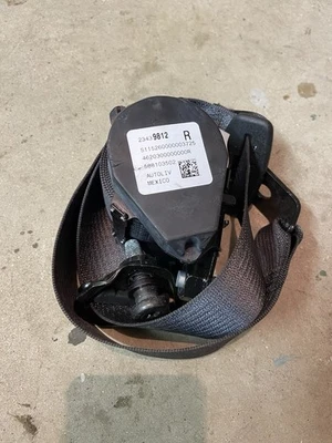 ✅10-16 CADILLAC SRX ЗАДНИЙ ПРАВЫЙ ПАССАЖИРСКИЙ РЕМЕНЬ БЕЗОПАСНОСТИ НАТЯЖИТЕЛЬ OEM - Изображение 1 из 4